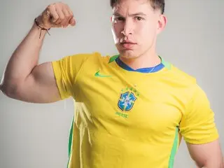 AlexanderBianchi free naked webcam