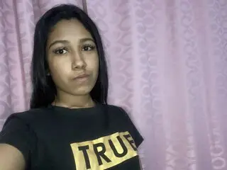 LailaRobert adult cam toy
